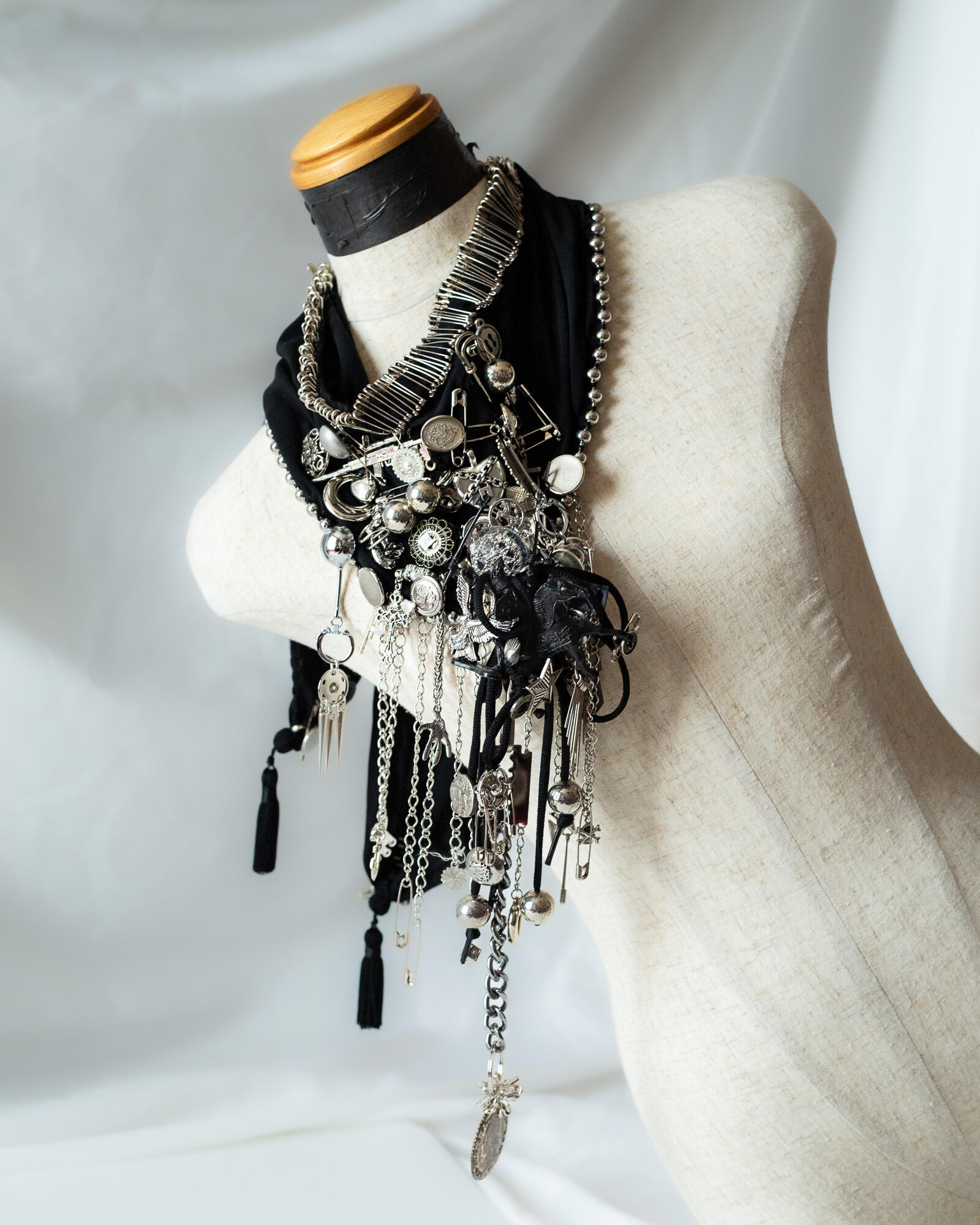 ATTITUDE TALISMANS One-of-a-kind ATTITUDE JEWELRY by KIPSSO
